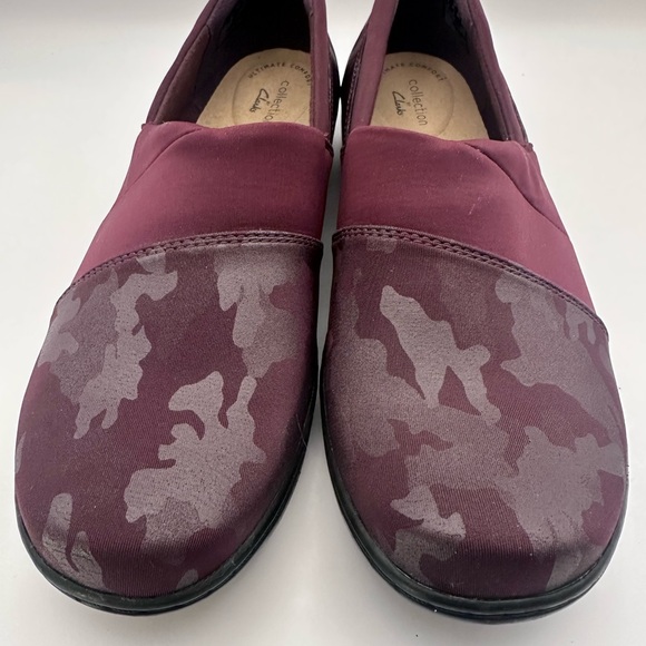 Clarks Shoes - Clarks Slip-On Shoes Women’s 8.5 Burgundy Camo Comfort Flats NEW No Box